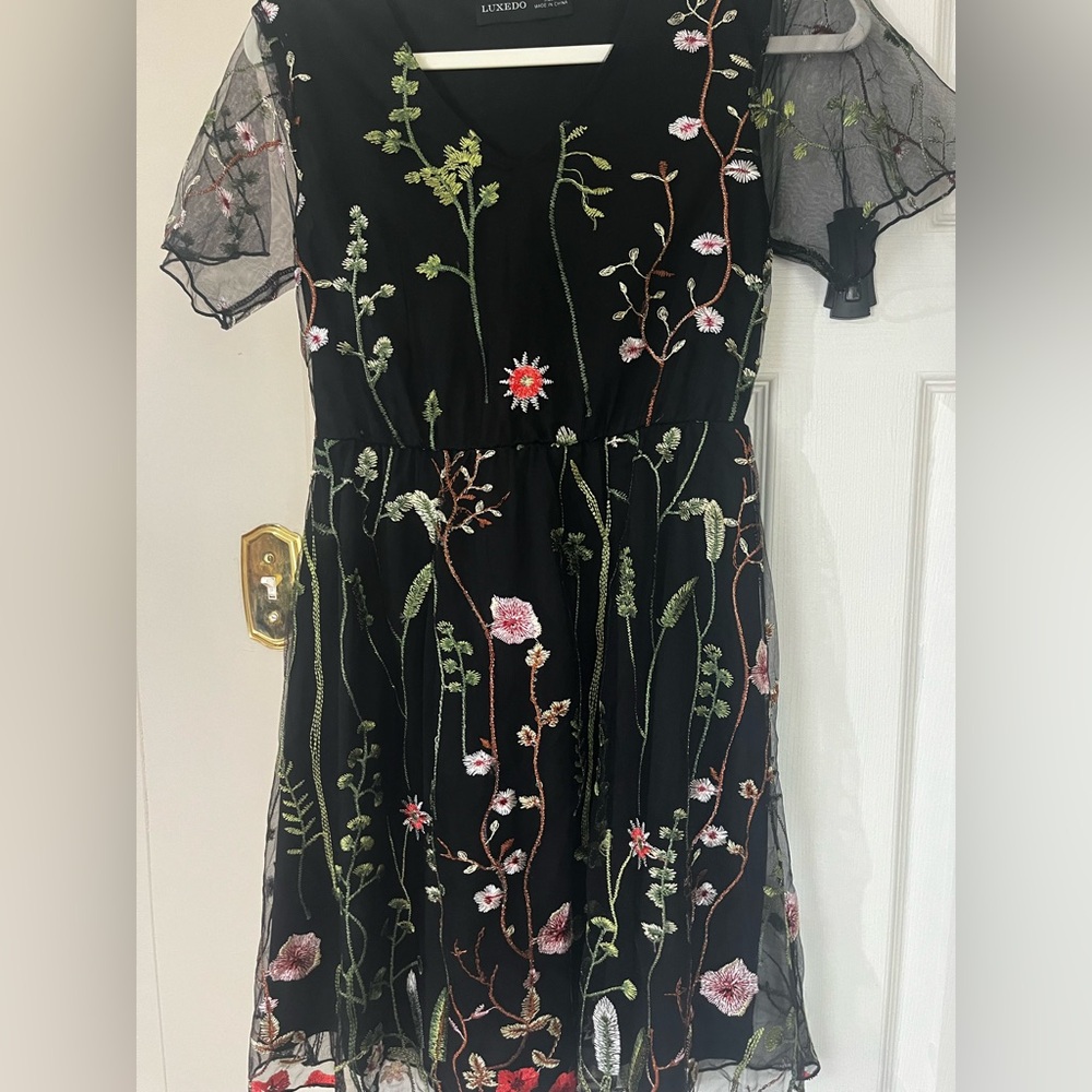 Lulu’s Floral Embroidered Black Dress